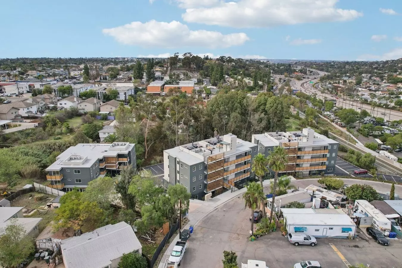 40RTY on Colony photo 3