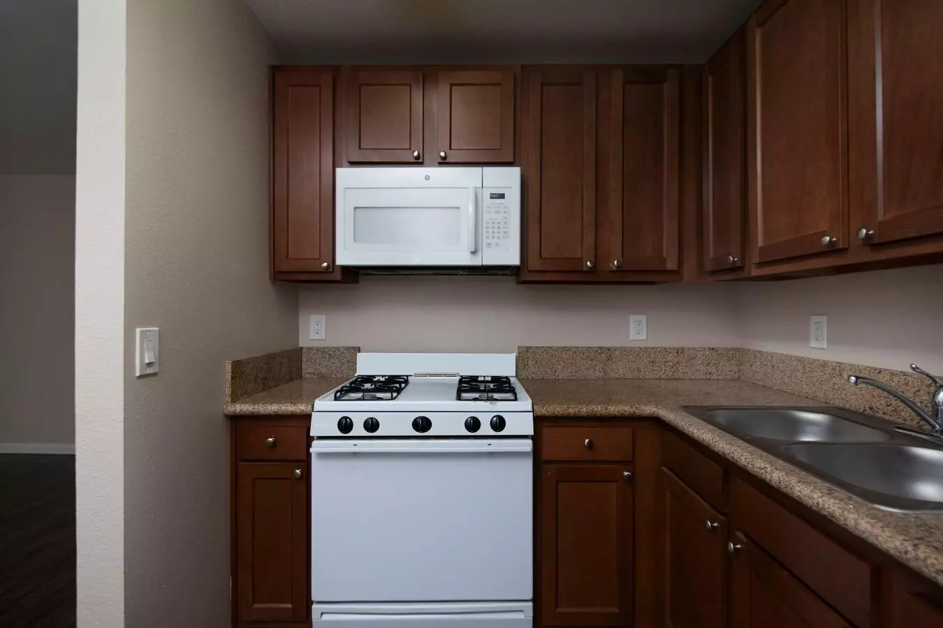 Move In Specials! Grossmont Apartments Located In The Heart Of La Mesa! photo 4