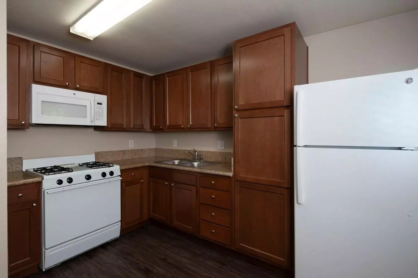 Move In Specials! Grossmont Apartments Located In The Heart Of La Mesa! photo 2