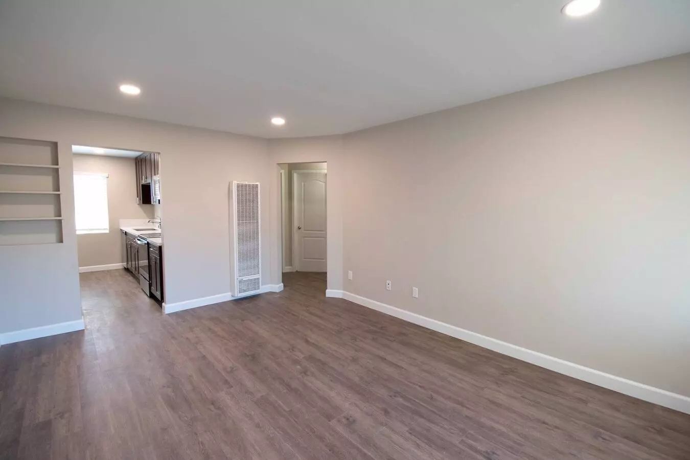 Foothill Manor photo 3