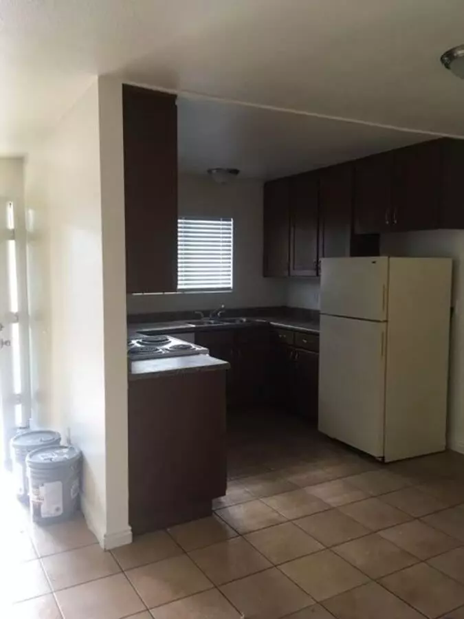 Kenwood Drive photo 2