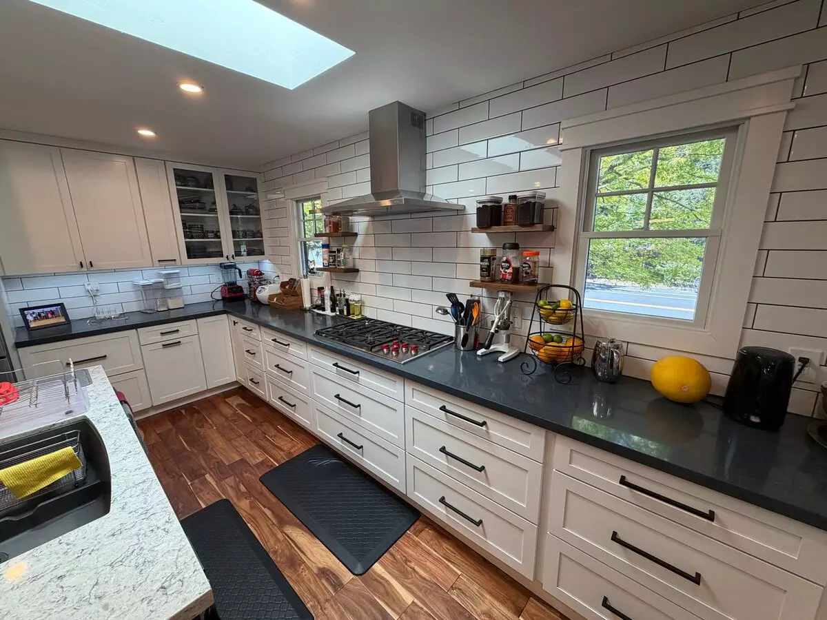 954 Acalanes Rd Lafayette, CA 94549 photo 5