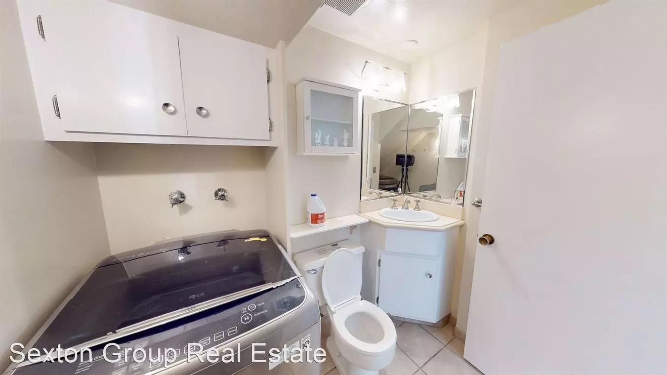 Beautiful updated condo photo 3