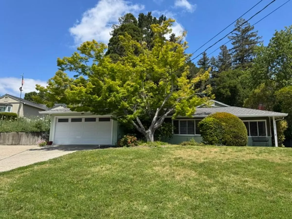 Charming Single Level 3 Bedroom 2 Bath Lafayette Home Now Available For Move In! photo 3