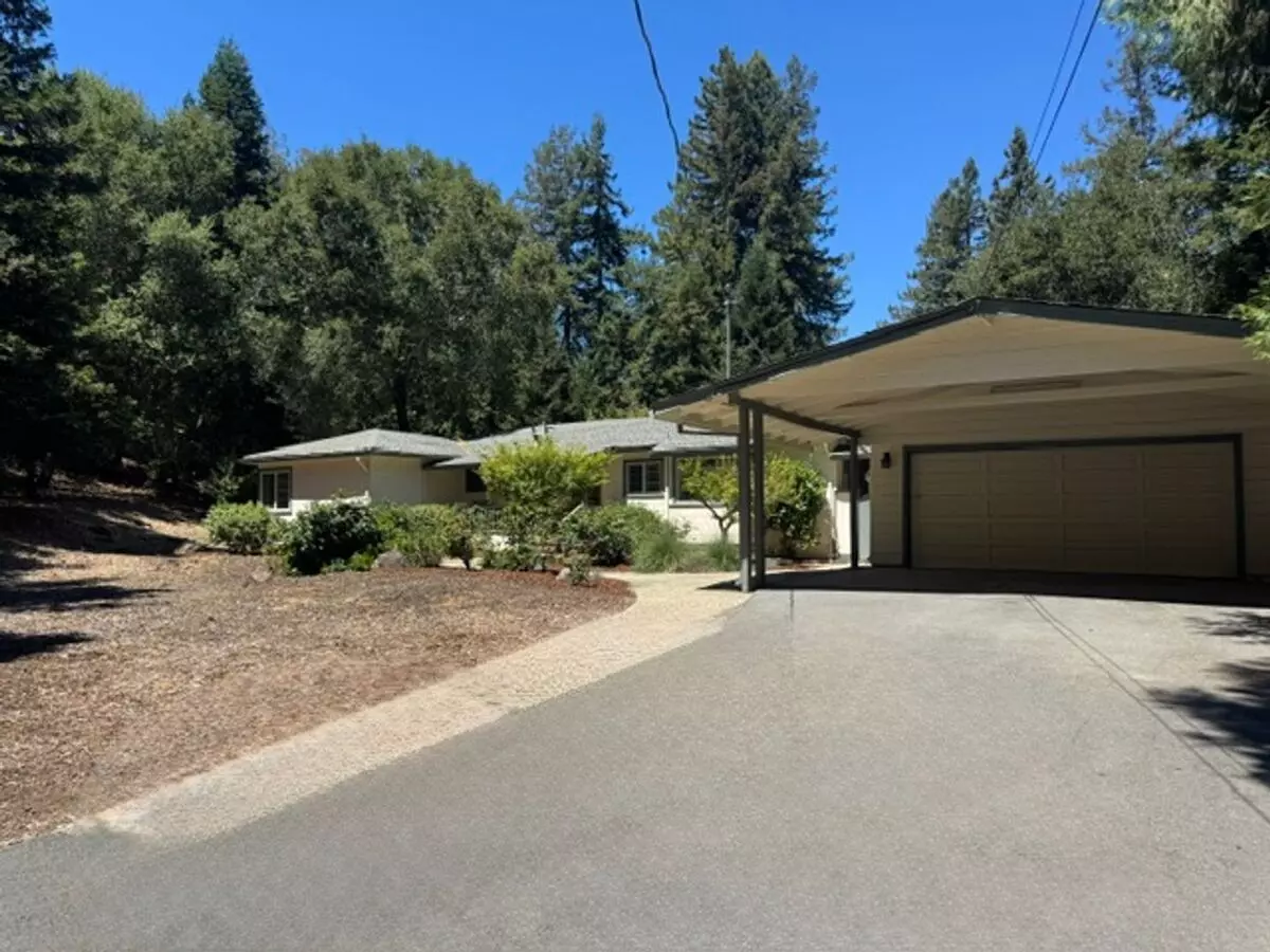 Fabulous Single Level Lafayette Home Nestled At The End Of A Tree-lined Drive. photo 2