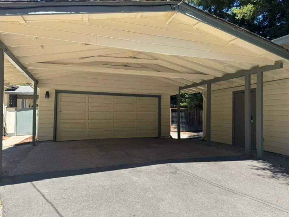 Fabulous Single Level Lafayette Home Nestled At The End Of A Tree-lined Drive. photo 3