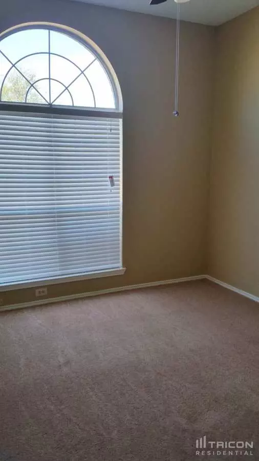 1238 Rosewood Lane Lancaster Tx photo 2