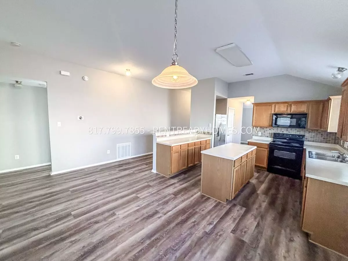 1326 Pennsylvania Avenue, Lancaster, TX 75134 photo 2