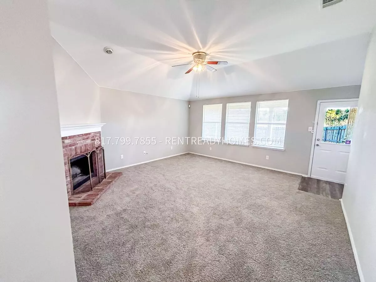 1326 Pennsylvania Avenue, Lancaster, TX 75134 photo 5