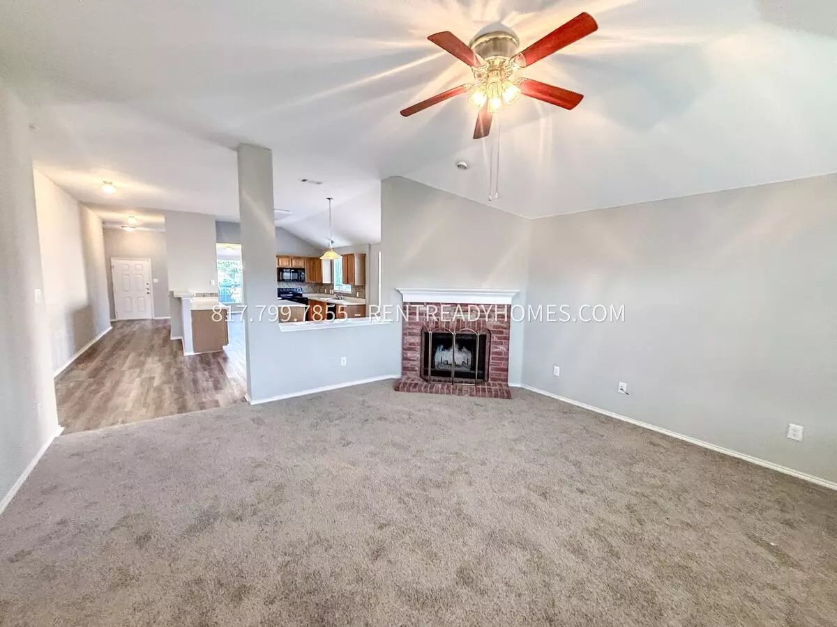 1326 Pennsylvania Avenue, Lancaster, TX 75134 photo 4