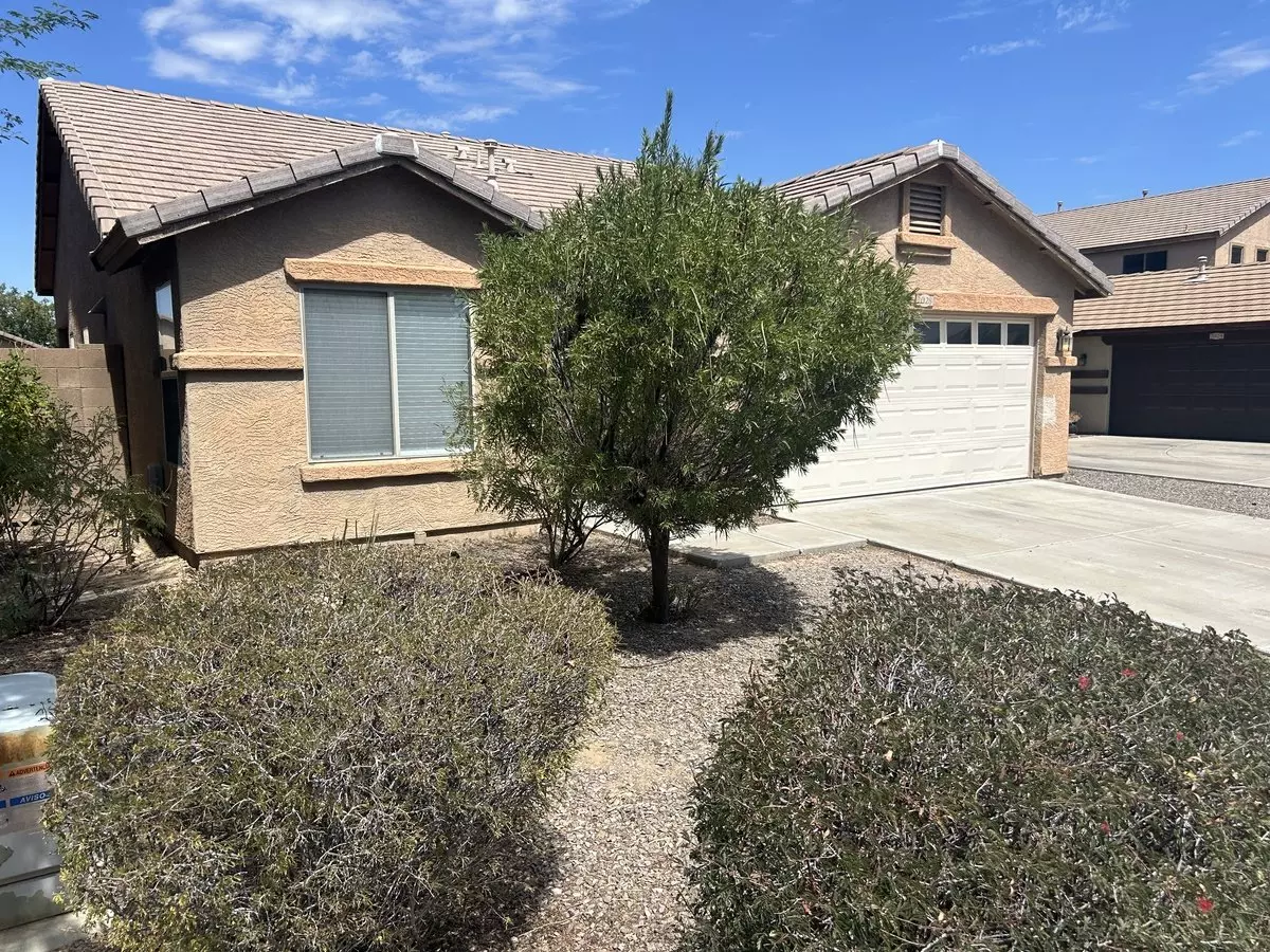 7028 S 46th Dr photo 3