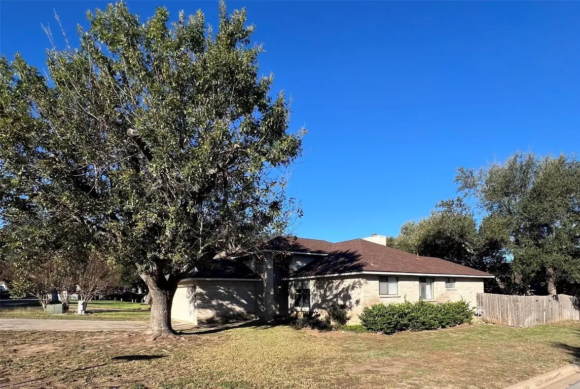 1103 Deepwoods Trail, Leander, TX 78641 photo 4
