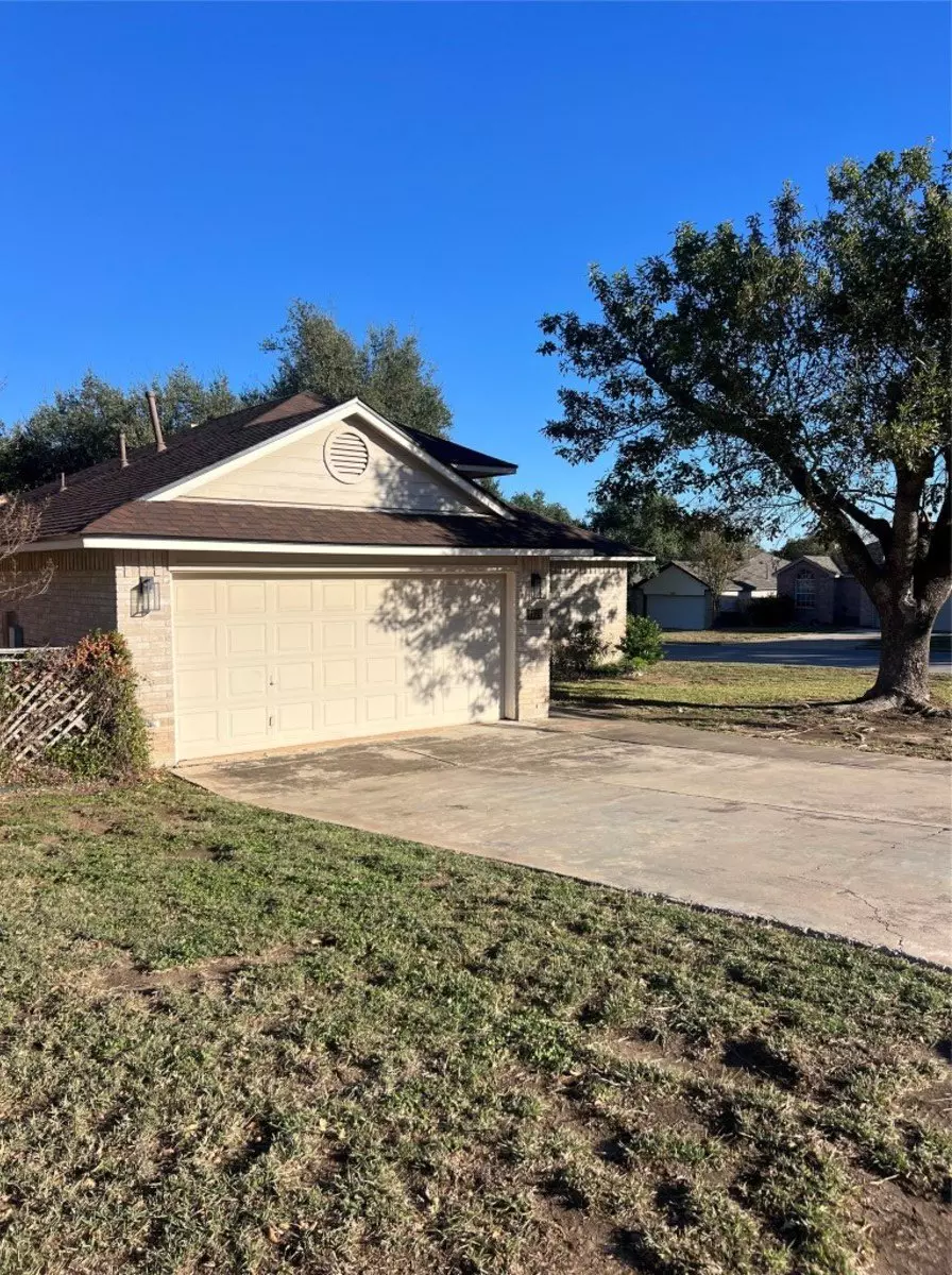 1103 Deepwoods Trail, Leander, TX 78641 photo 3