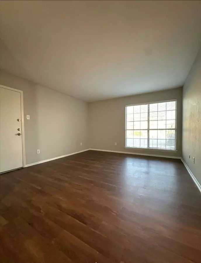 1002 Edmonds Ln Unit 179180190205208224226237271272276 photo 5
