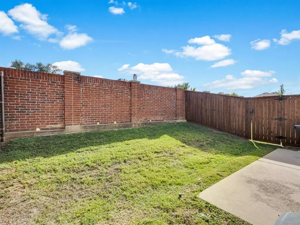 2700 Club Ridge Drive, Lewisville, TX 75067 photo 4