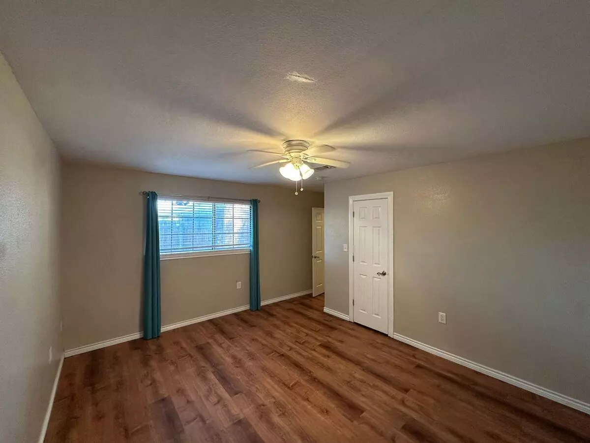 1592 College Parkway, Lewisville, TX 75077 photo 3