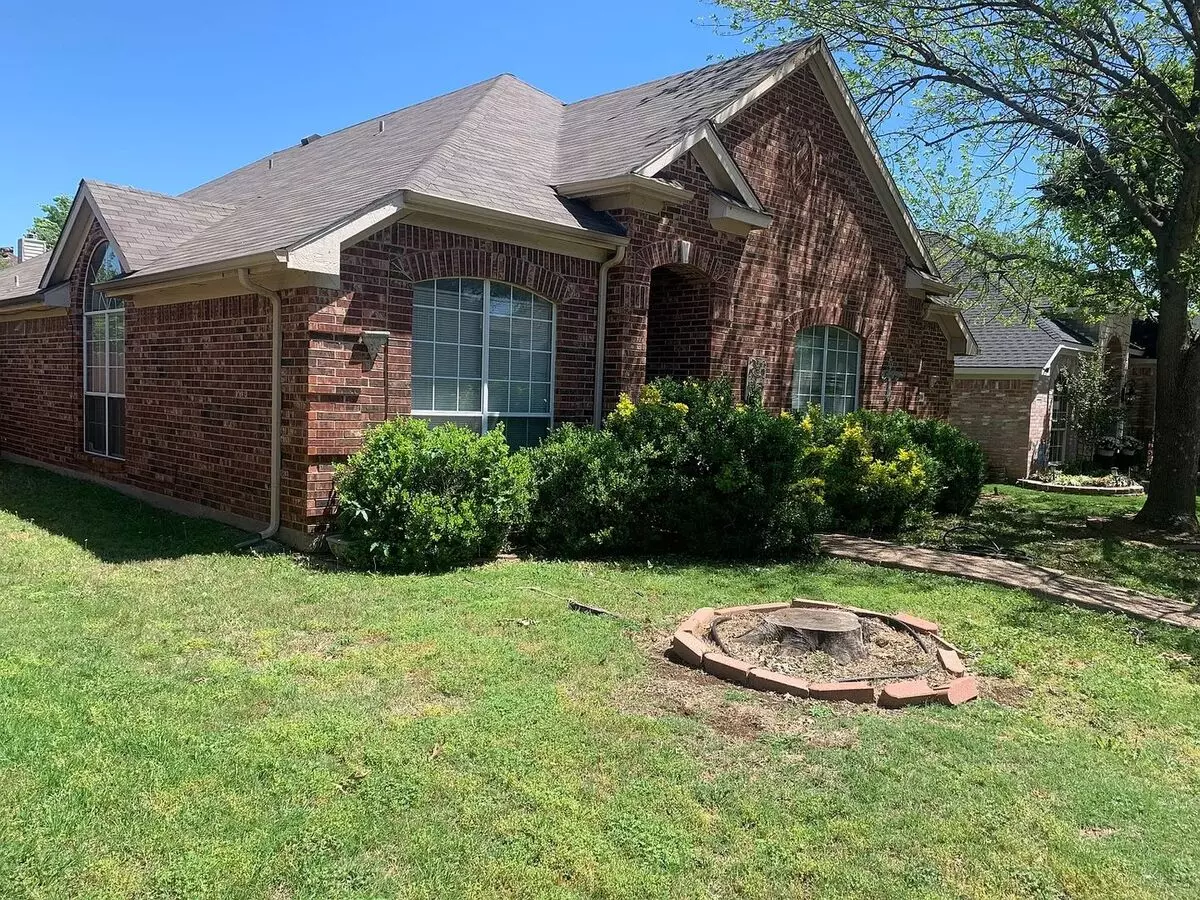 1109 Christopher Lane, Lewisville, TX 75077 photo 3
