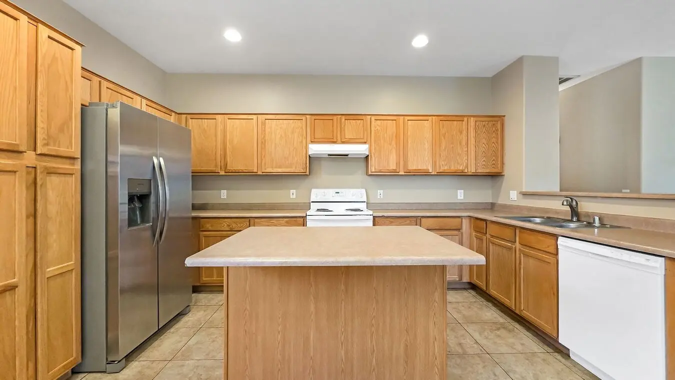 Fantastic 4br In Popular Area Of Litchfield Park photo 5