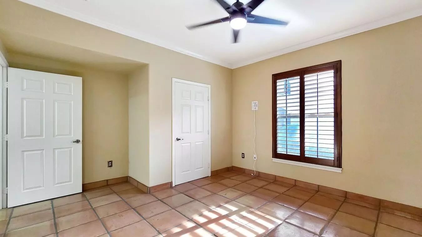 Litchfield Park Condo With Pool &amp; Gym! 2 Car Garage! photo 5
