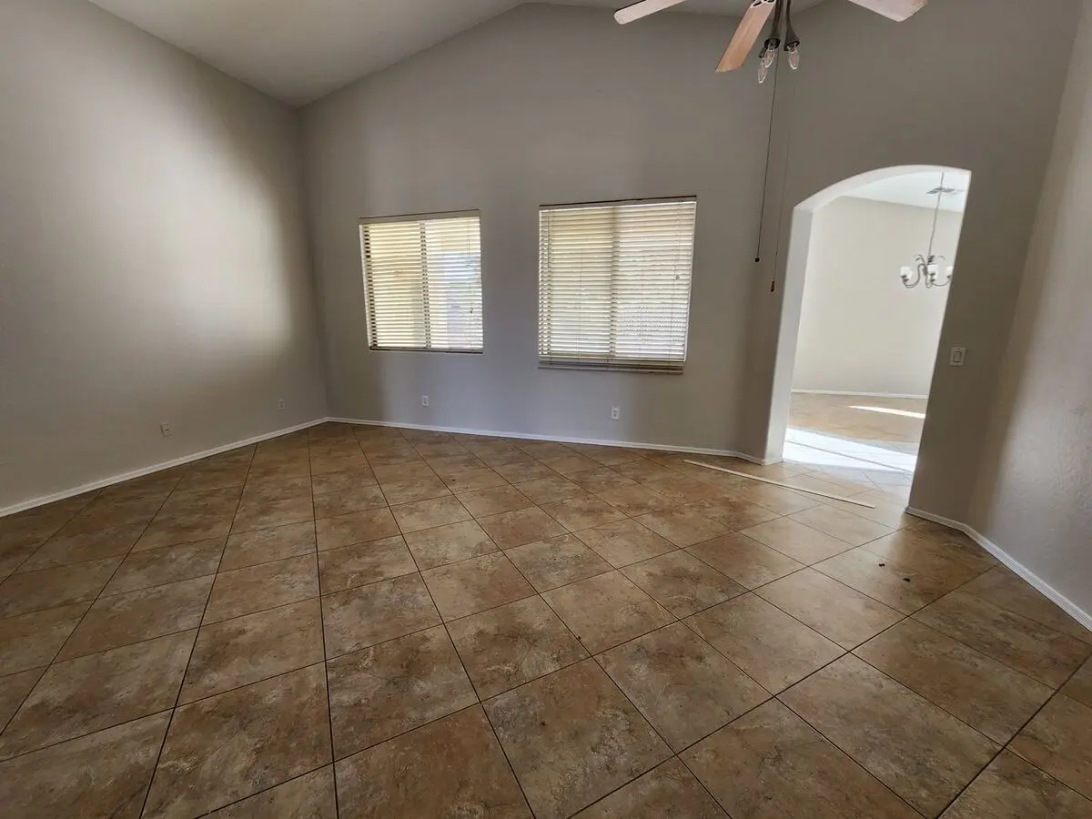 12547 W Glenrosa Dr Litchfield Park, AZ 85340 photo 5