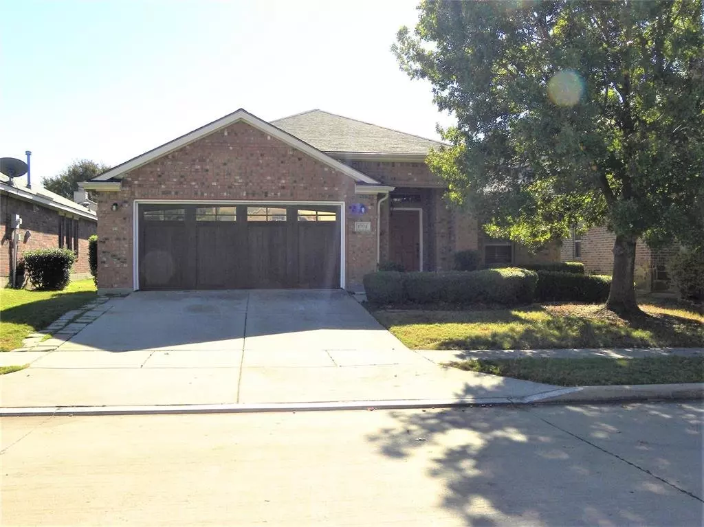 1704 Flamingo Drive, Little Elm, TX 75068 photo 2
