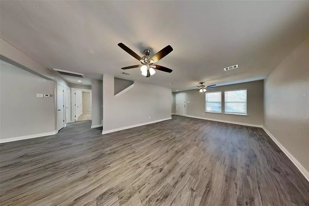 2524 Red Oak Drive, Little Elm, TX 75068 photo 3