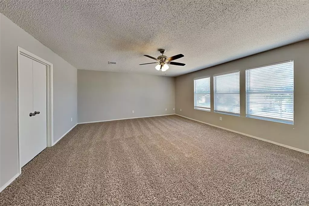 2524 Red Oak Drive, Little Elm, TX 75068 photo 2