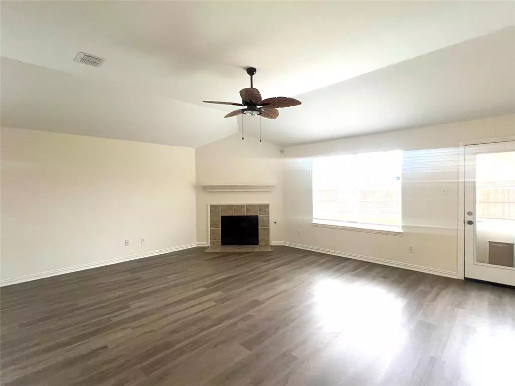 2701 Evening Mist Drive, Little Elm, TX 75068 photo 2