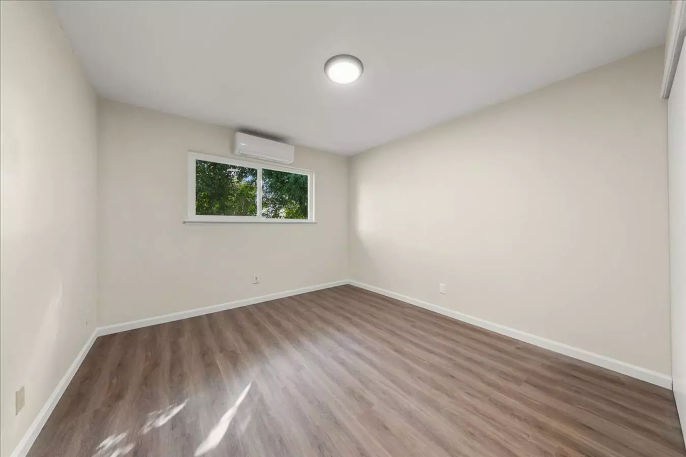 2935 Ladd Ave. photo 3