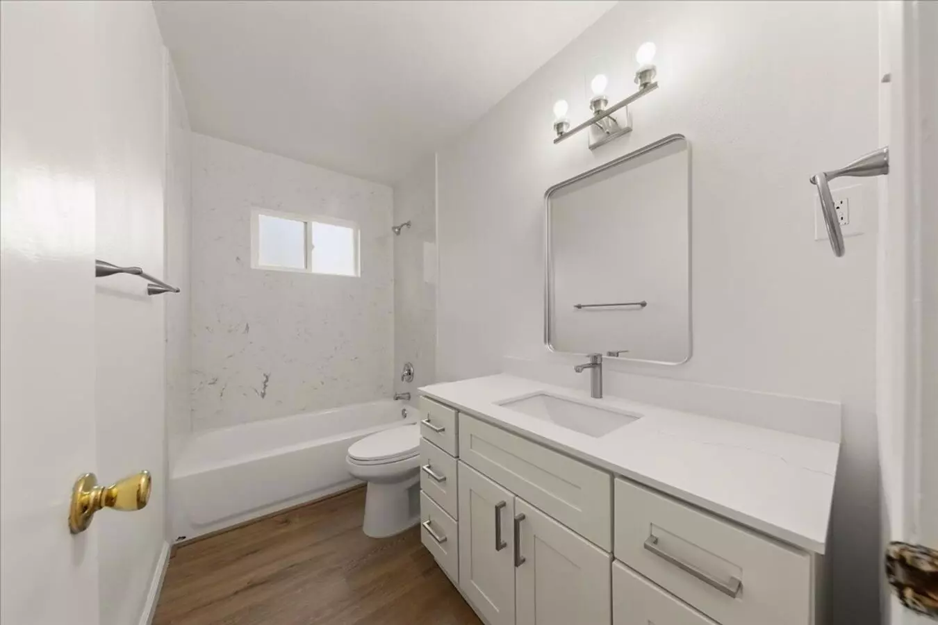 2935 Ladd Ave. photo 5