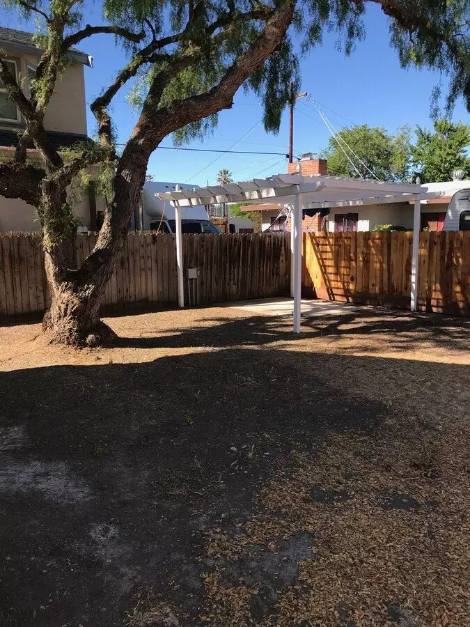 415 N Livermore Ave photo 4