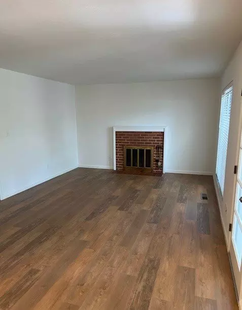 265 Clarke Ave photo 5