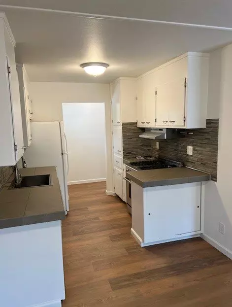 265 Clarke Ave photo 2