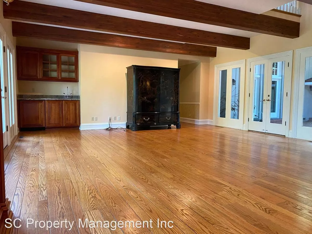 1021 Alegre Ave photo 5