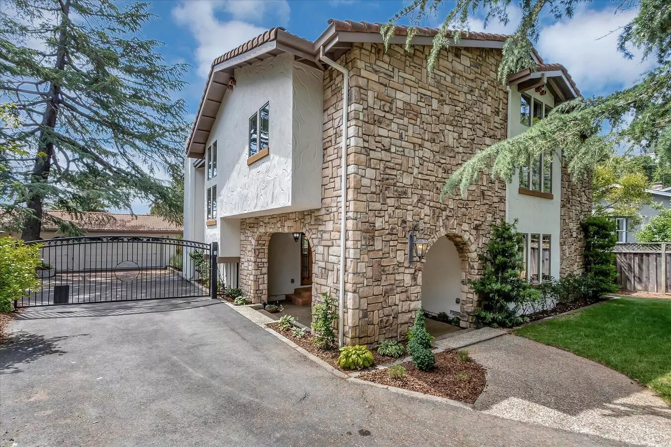 370 Quinnhill Avenue, Los Altos, CA 94024 photo 3