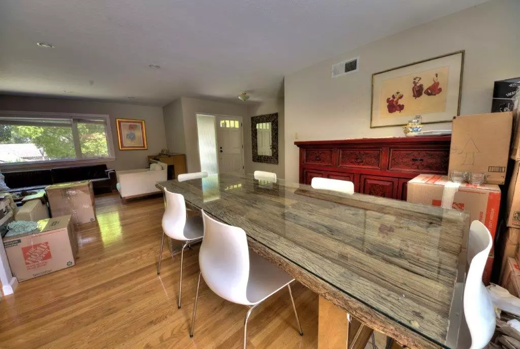 421 Deodara Dr photo 2