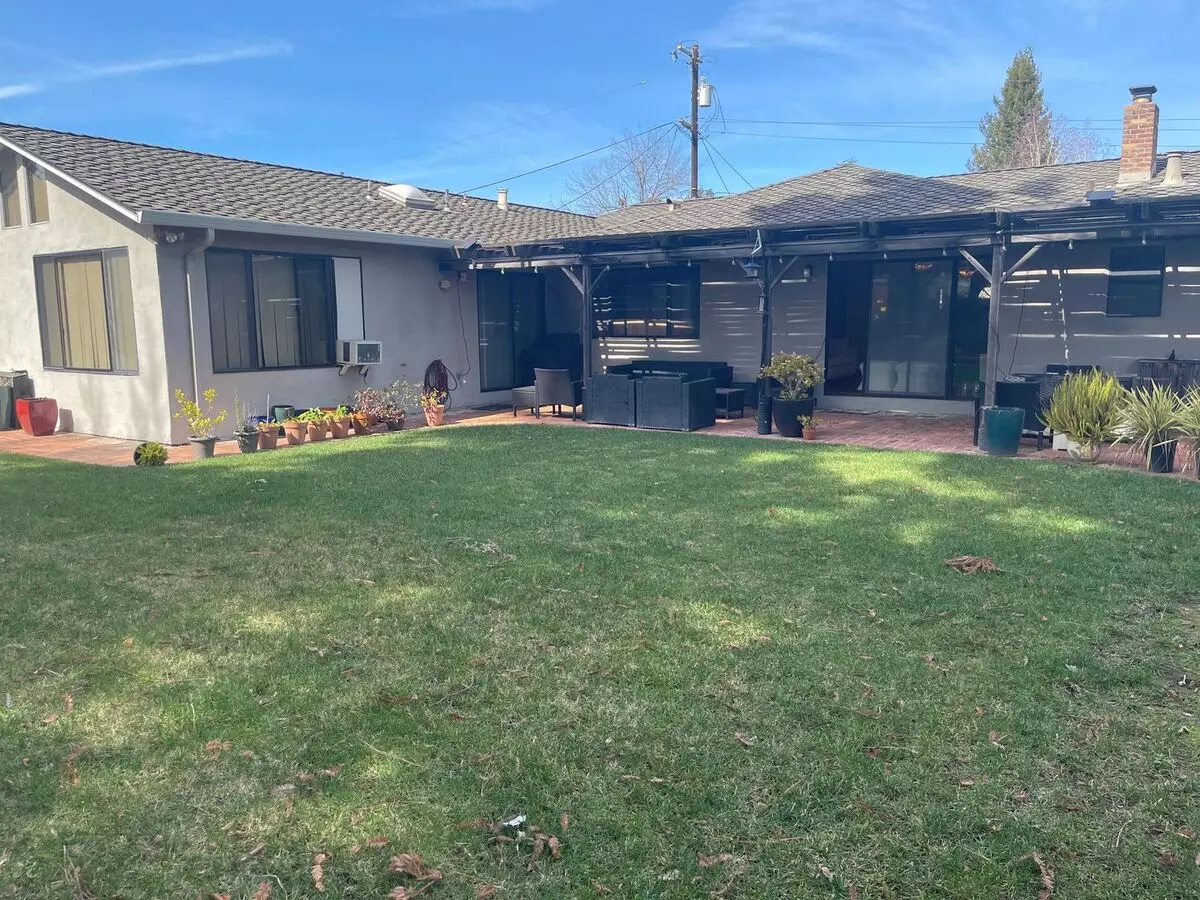 1740 Larkellen Lane, Los Altos, CA 94024 photo 5