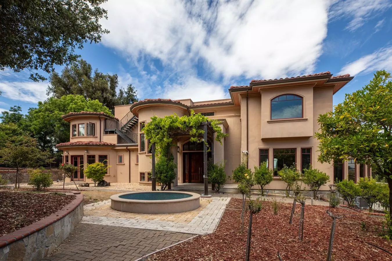 26200 Elena Rd Los Altos Hills, CA 94022 photo 3
