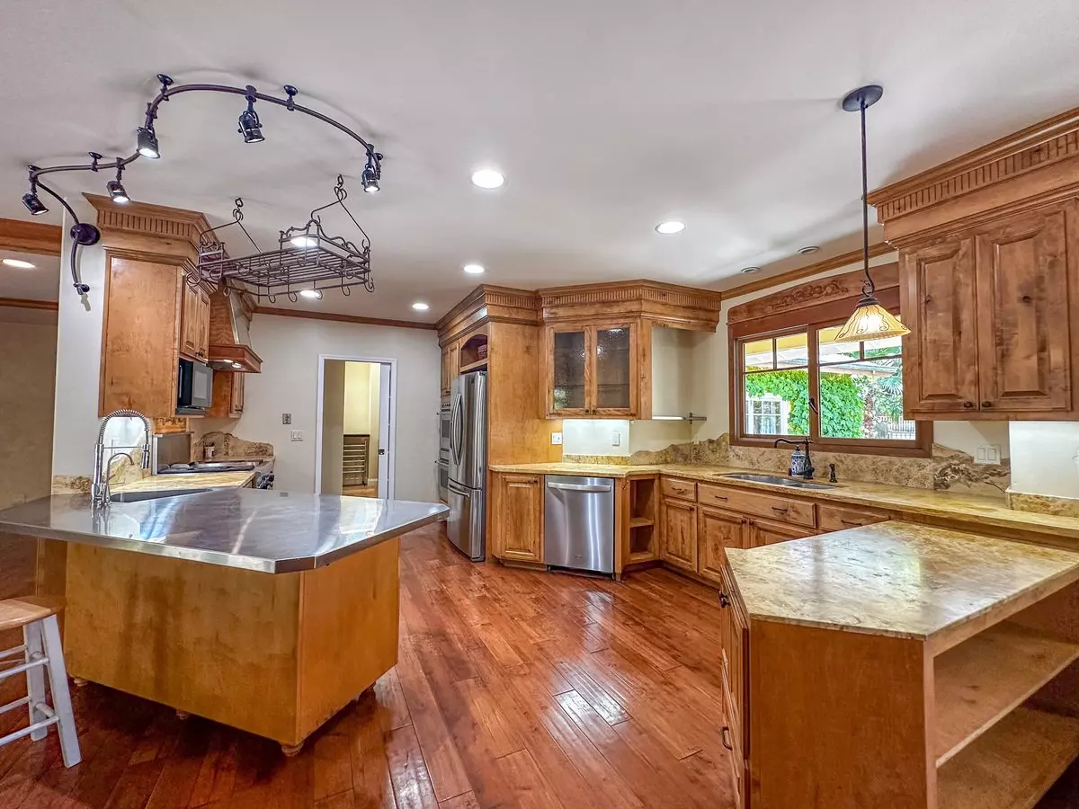 15990 Stephenie Lane, Los Gatos, CA 95032 photo 4