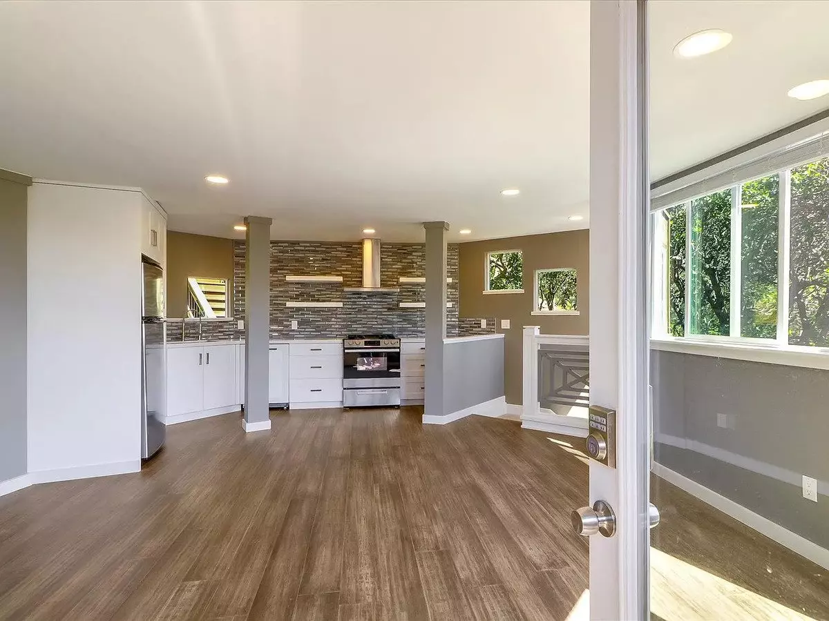 16001 Glen Una Drive, Los Gatos, CA 95030 photo 2