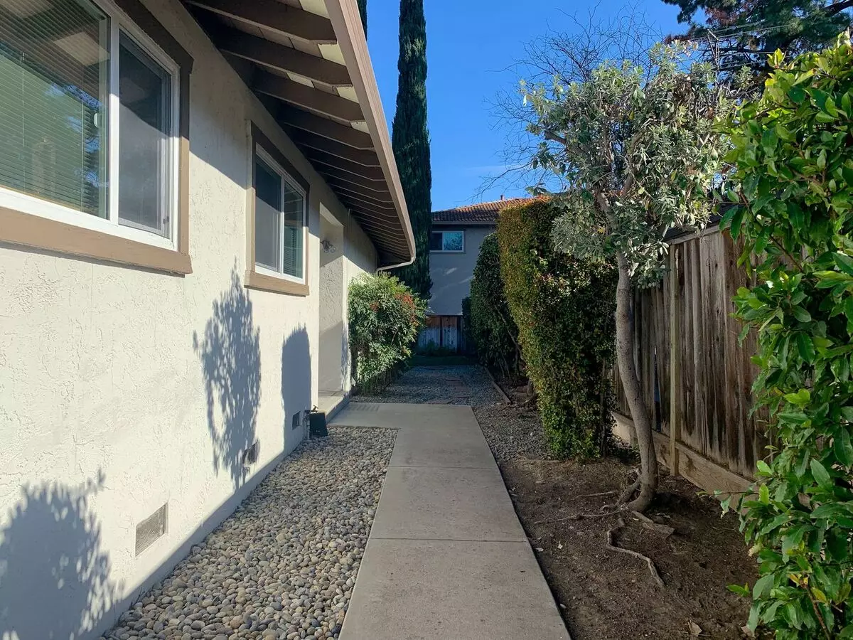 416 Pinehurst Ave Los Gatos, CA 95032 photo 3