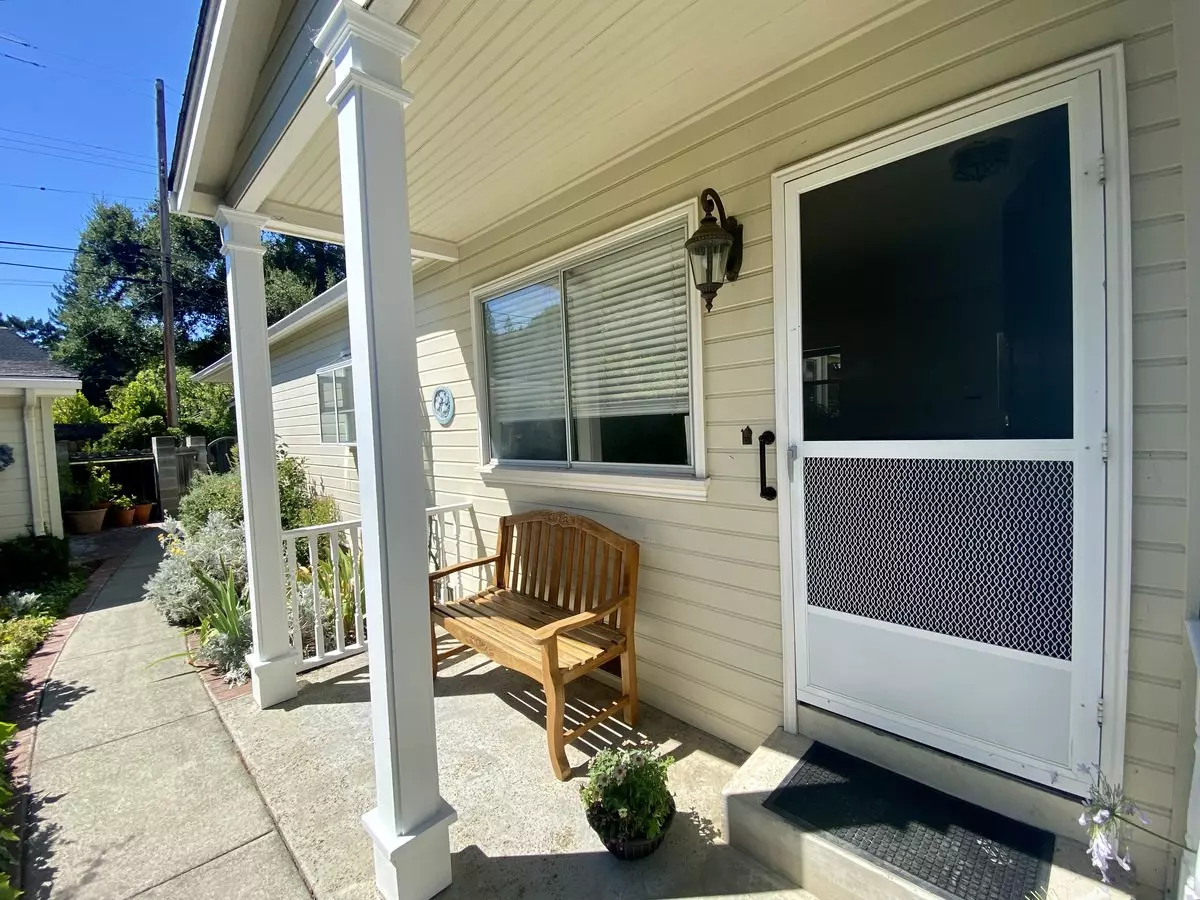 121 Tait Ave photo 2