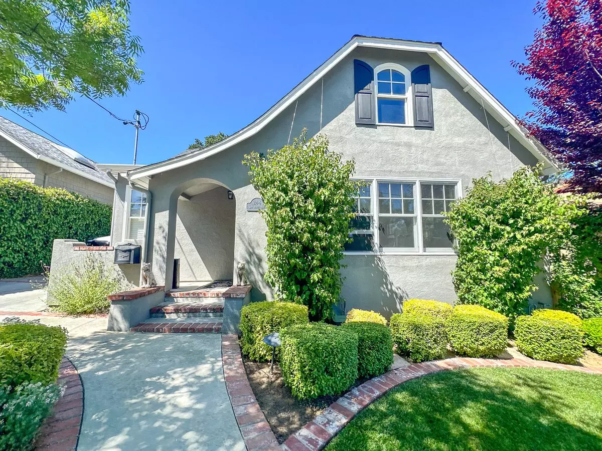 244 San Mateo Ave photo 2