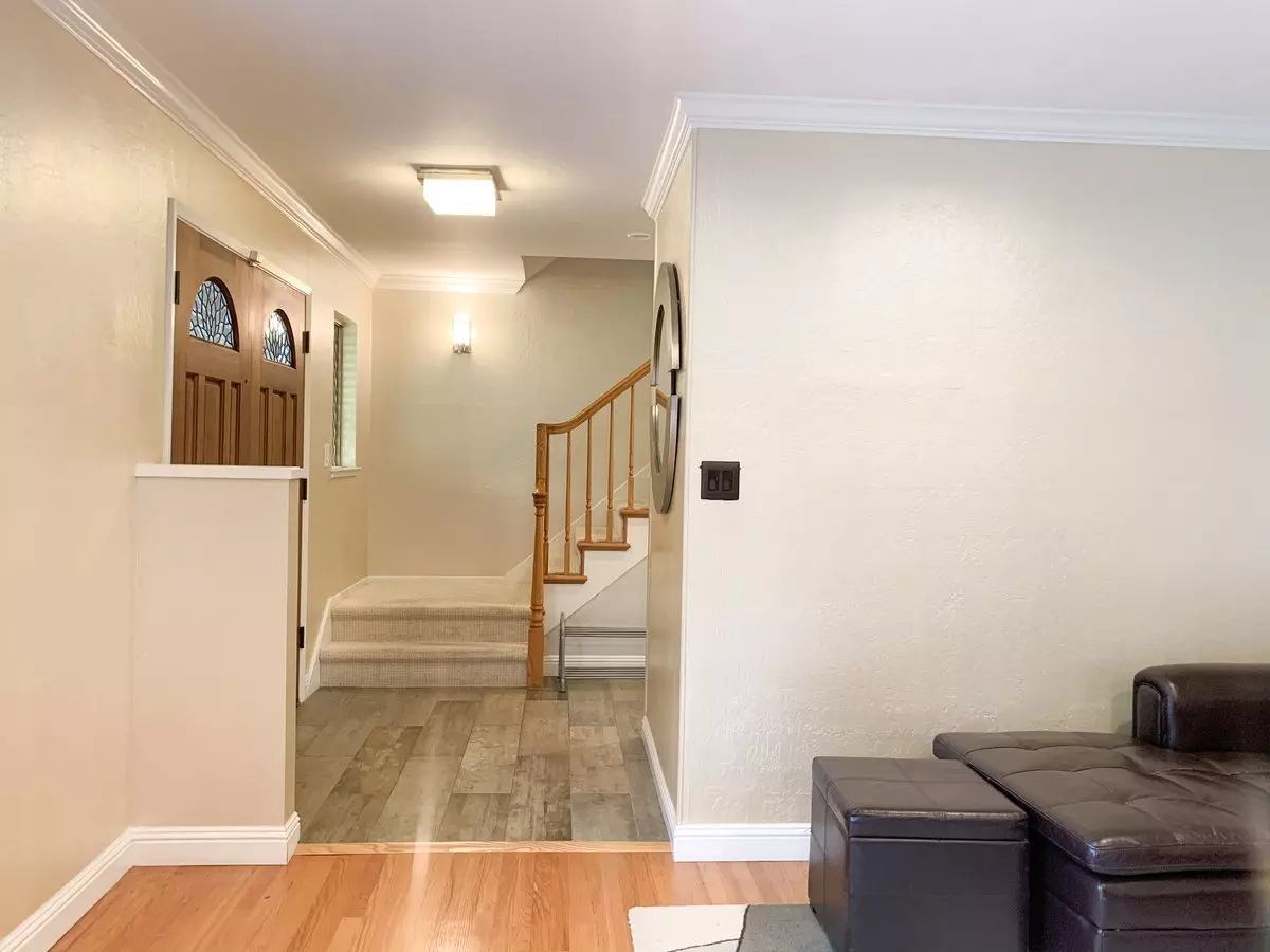 142 Piedmont Ct photo 2