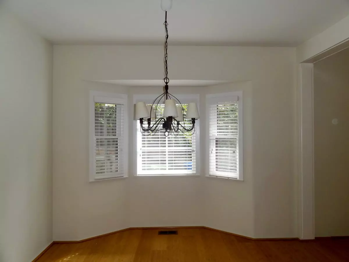 355 Johnson Ave photo 4