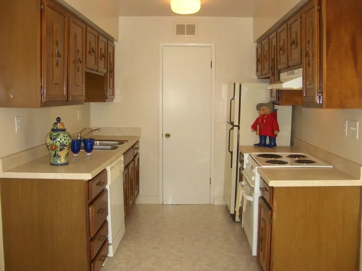 Mira Loma Apartments photo 2