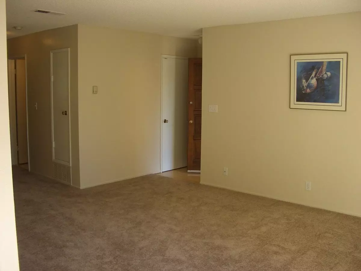 Mira Loma Apartments photo 3