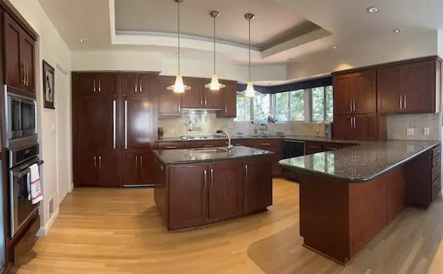 22500 Majestic Dr photo 3
