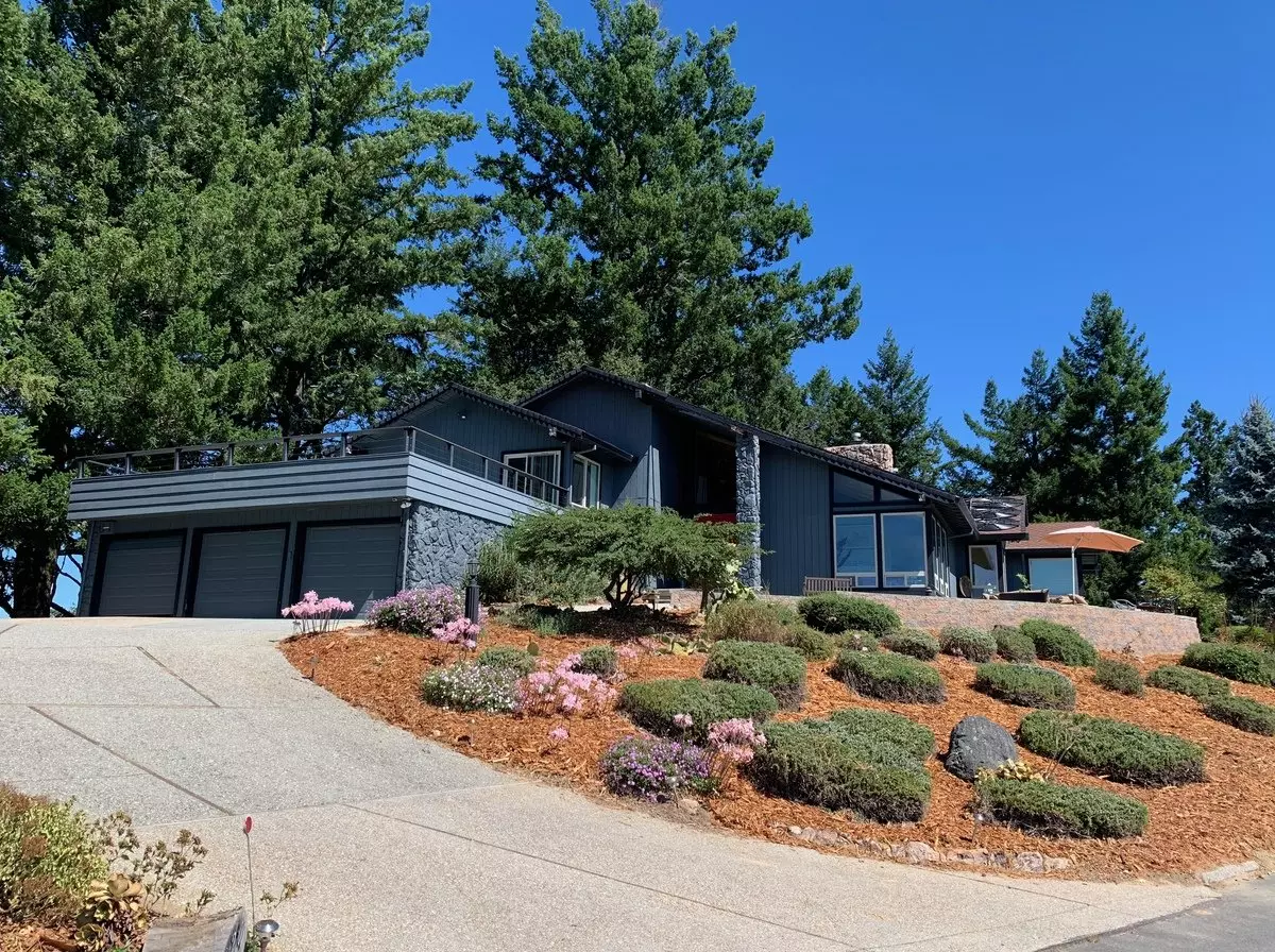 22500 Majestic Dr photo 2