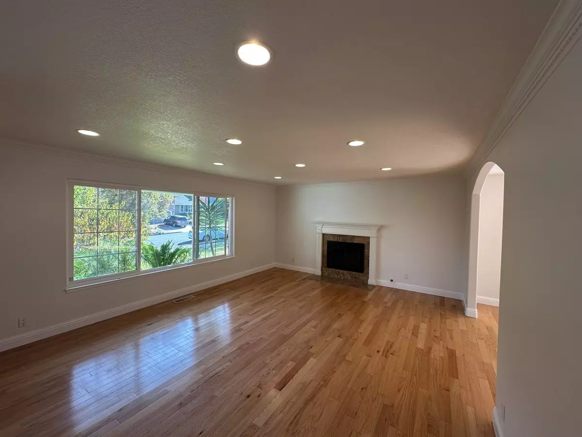 227 Danville Dr photo 5